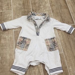 Burberry baby size 3 month